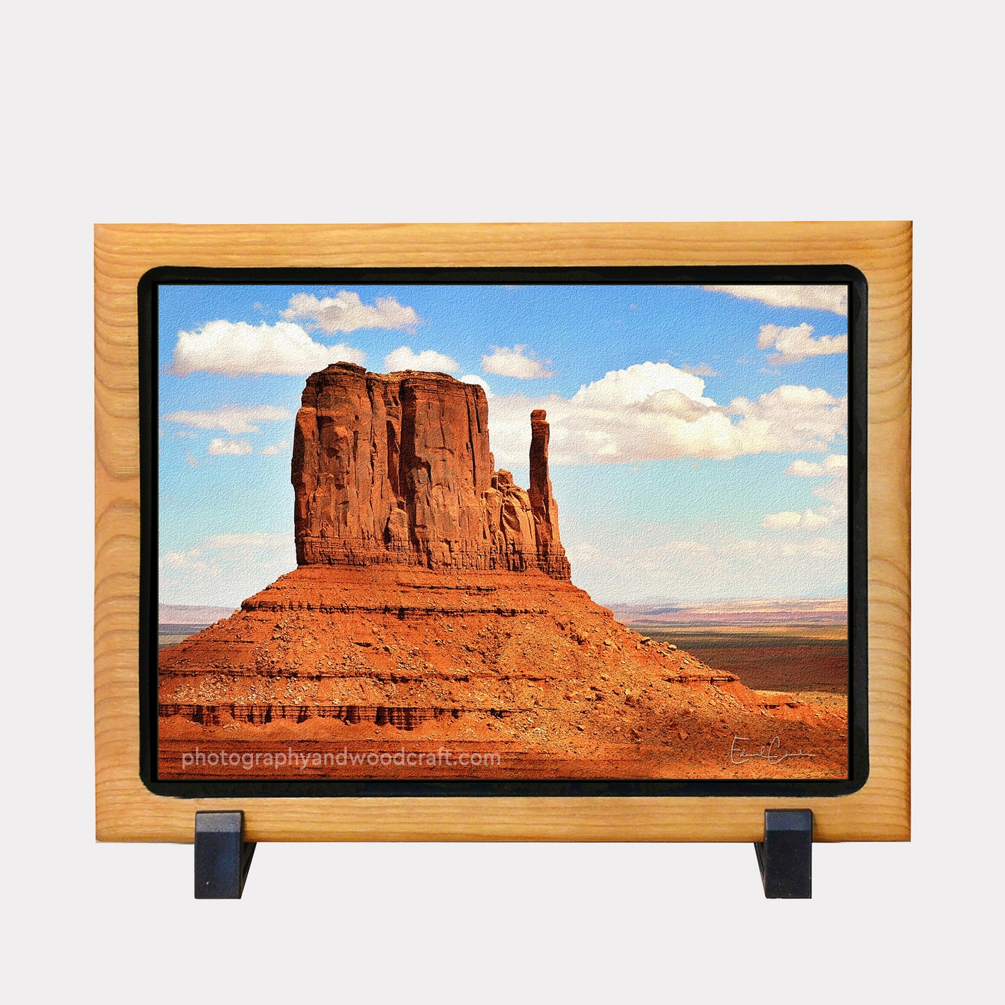 5" x 7" mesa. Canvas Print in Solid Wood Floating Frame