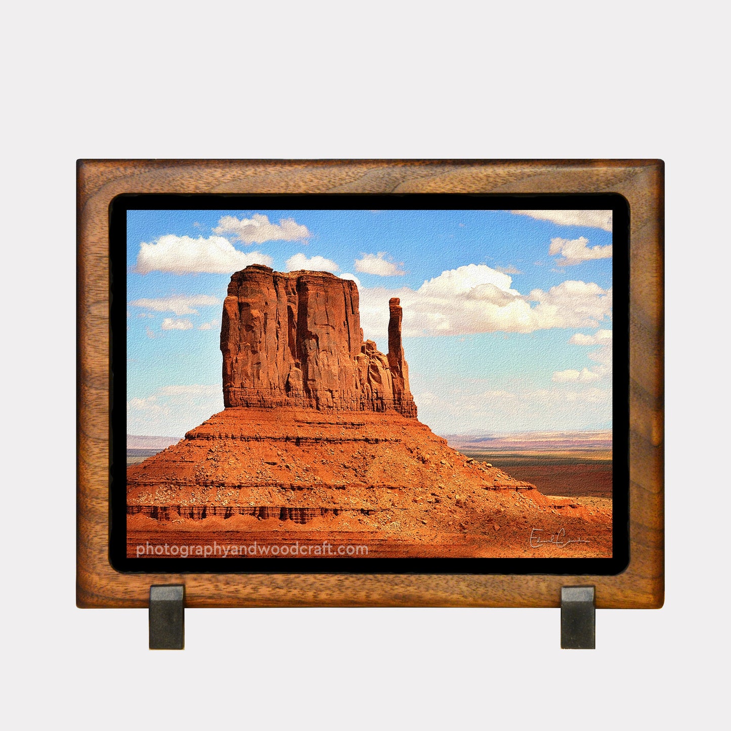 5" x 7" mesa. Canvas Print in Solid Wood Floating Frame